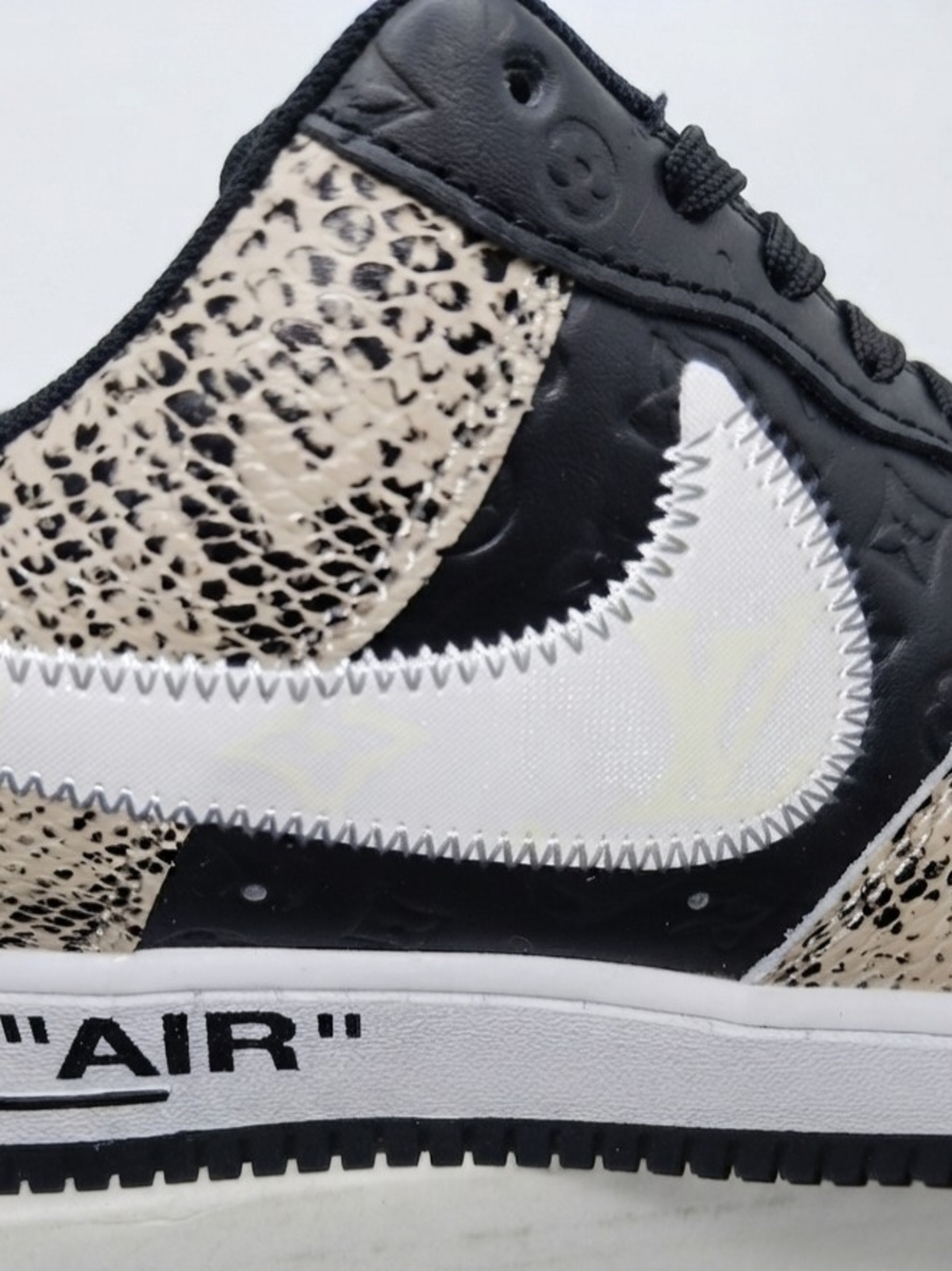 ●Nike, Custom -AIR-FORCE-1'S●LOUIS VUITTION -OFF WHITE Low-Top Sneakers CUSTOMS. - Picture 5 of 9